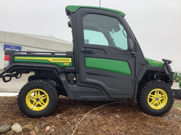 Image of John Deere XUV 835R equipment image 4