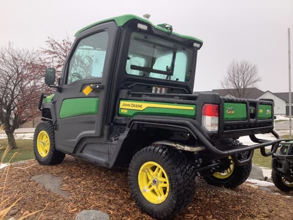 Image of John Deere XUV 835R equipment image 3
