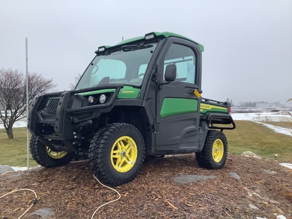 Image of John Deere XUV 835R equipment image 1