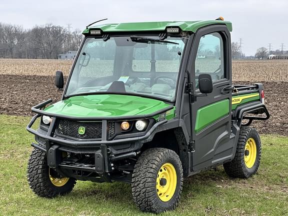 Image of John Deere XUV 835R equipment image 2