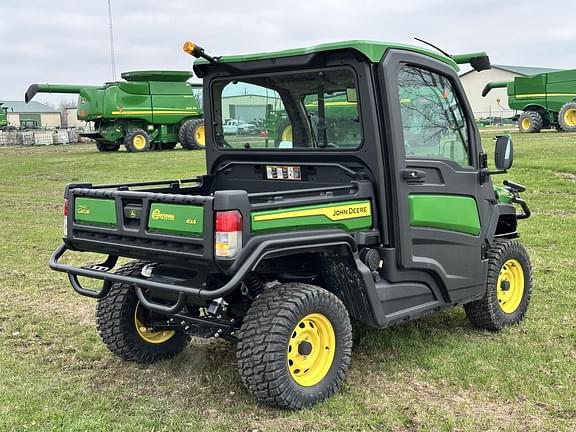 Image of John Deere XUV 835R equipment image 4