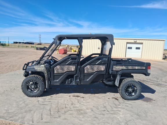 Image of John Deere XUV 825M S4 equipment image 1