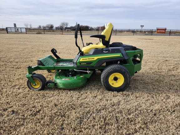 Image of John Deere Z320R equipment image 1