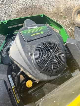Image of John Deere Z320R equipment image 2