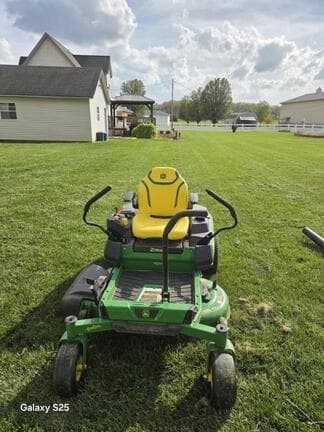 Image of John Deere Z320R equipment image 3