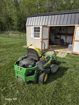 Image of John Deere Z320R equipment image 2