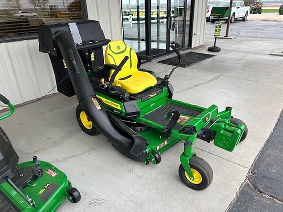 Image of John Deere Z320R equipment image 3