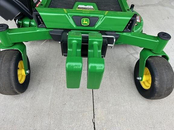 Image of John Deere Z320R equipment image 4