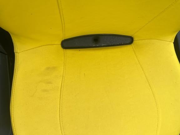 Image of John Deere Z325E equipment image 2