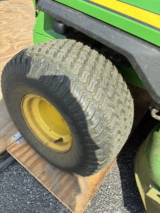 Image of John Deere Z325E equipment image 2