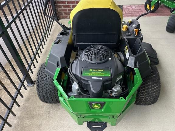 Image of John Deere Z330M equipment image 3