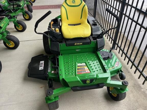 Image of John Deere Z330M Primary image