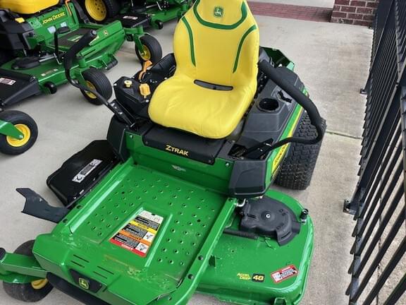 Image of John Deere Z330M equipment image 2