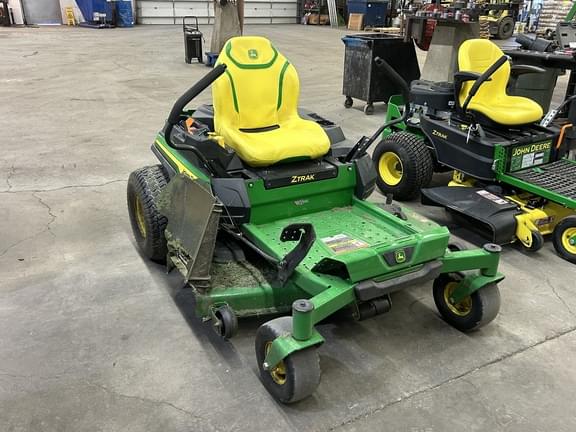 Image of John Deere Z330M equipment image 3
