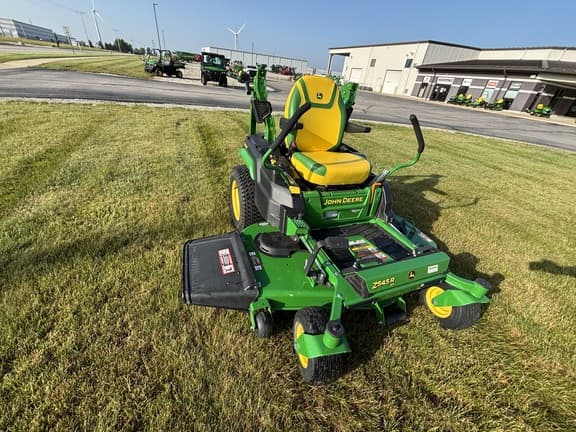 Image of John Deere Z545R equipment image 1