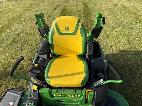Image of John Deere Z545R equipment image 4