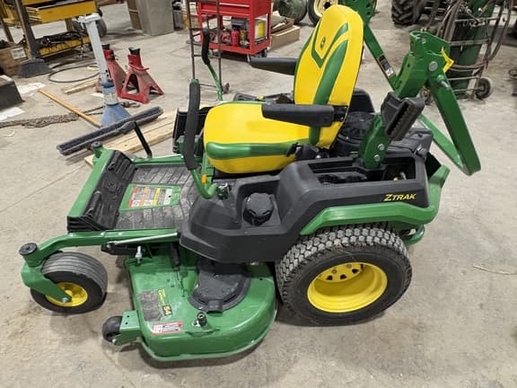 Image of John Deere Z545R equipment image 1