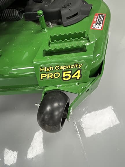 Image of John Deere Z720E equipment image 3