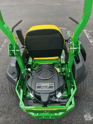 Image of John Deere Z720E equipment image 3
