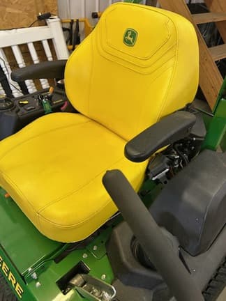 Image of John Deere Z720E equipment image 1