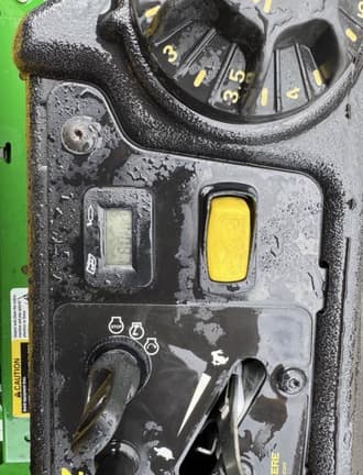 Image of John Deere Z720E equipment image 4