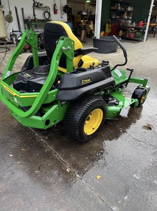 2024 John Deere Z720E Equipment Image0