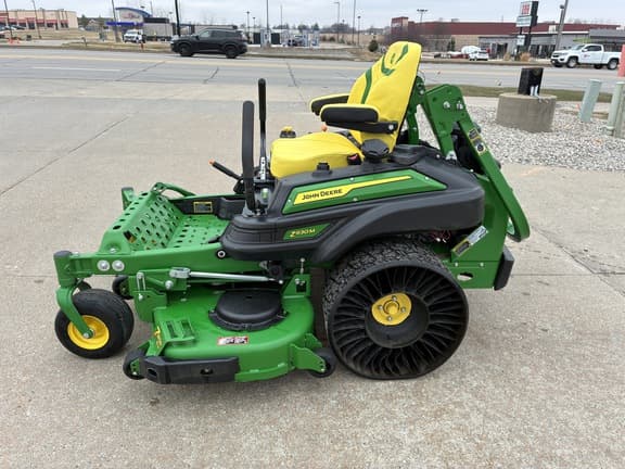 Image of John Deere Z930M equipment image 2