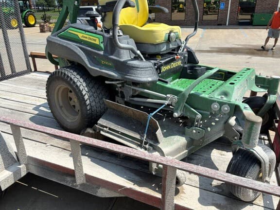 Image of John Deere Z930M equipment image 1
