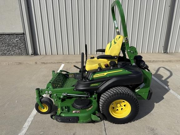 Image of John Deere Z930M equipment image 2