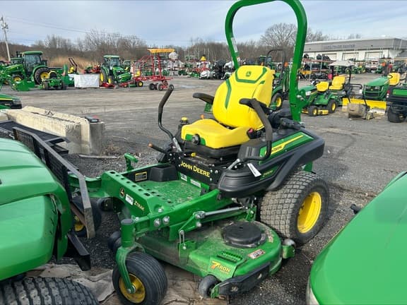 Image of John Deere Z930M equipment image 1