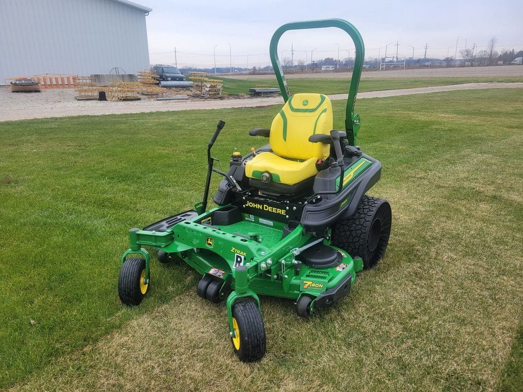 2024 John Deere Z930R Equipment Image0