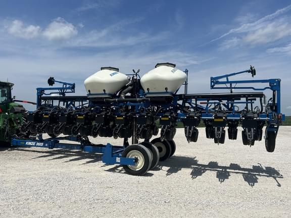 Image of Kinze 3605 equipment image 1
