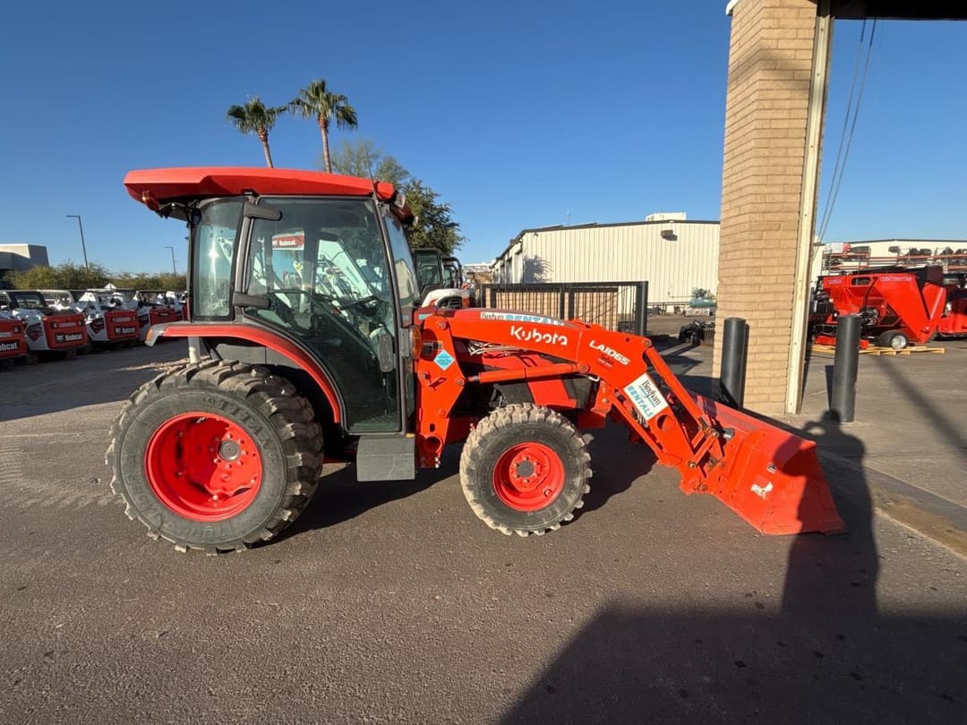 Image of Kubota MX5400 Image 0