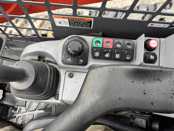 Image of Kubota SVL75-3 equipment image 4