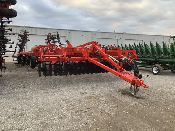 Image of Kuhn Krause Dominator 4857 equipment image 1