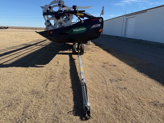 Image of MacDon FD240 equipment image 4