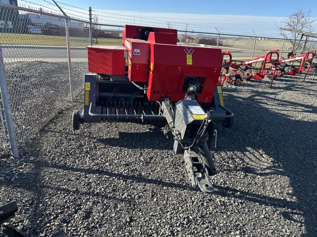 Image of Massey Ferguson 1842S equipment image 1