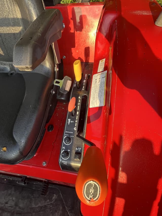 Image of Massey Ferguson 2850M equipment image 4