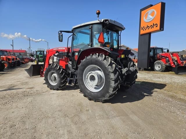 Image of Massey Ferguson 5711 equipment image 1