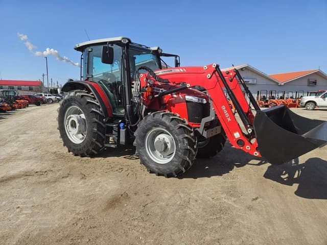 Image of Massey Ferguson 5711 equipment image 4