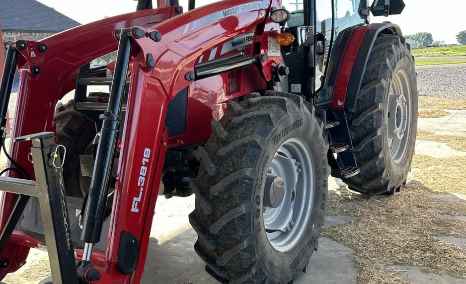 Massey Ferguson 6713 Equipment Image0