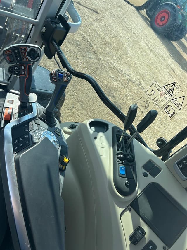 Image of Massey Ferguson 7S.155 equipment image 3