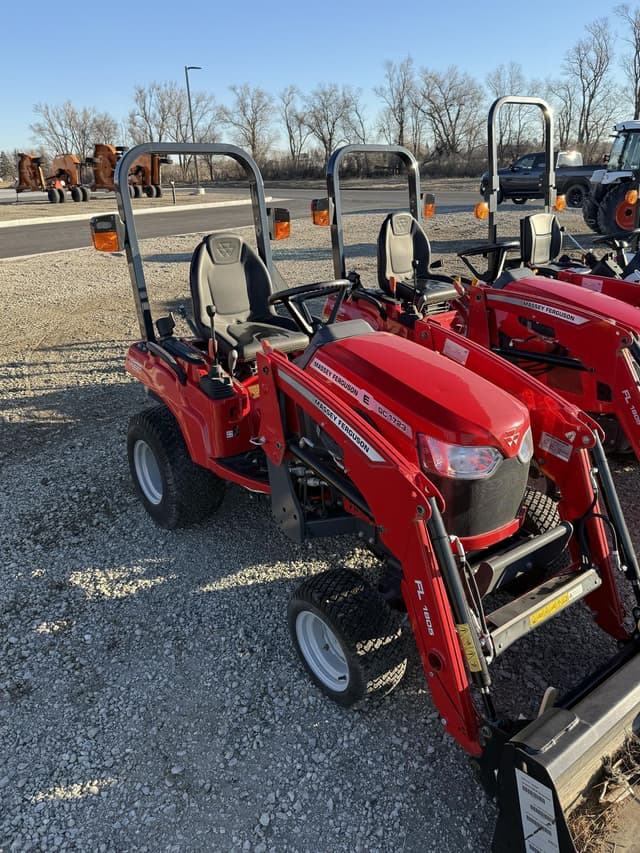 Image of Massey Ferguson GC1723E equipment image 1