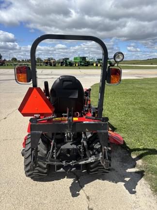Image of Massey Ferguson GC1725M equipment image 2