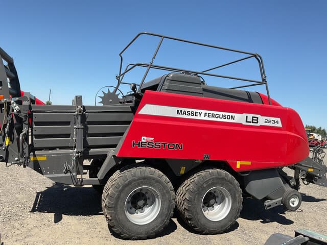 Image of Massey Ferguson LB2234 equipment image 2