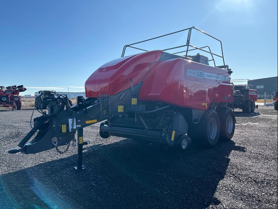 Image of Massey Ferguson LB2234 Image 1
