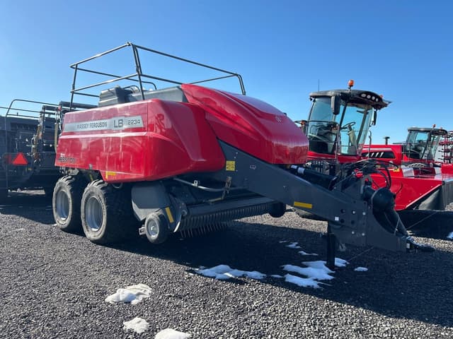 Image of Massey Ferguson LB2234 equipment image 4