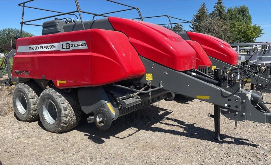 Image of Massey Ferguson LB2234 Image 0