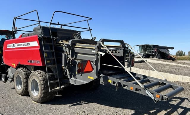 Image of Massey Ferguson LB2234 equipment image 4
