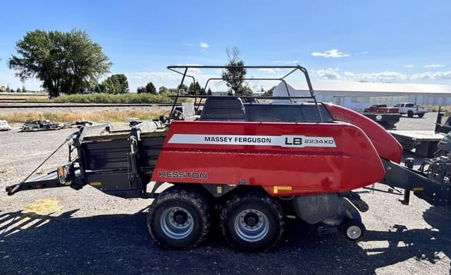 Image of Massey Ferguson LB2234 equipment image 2